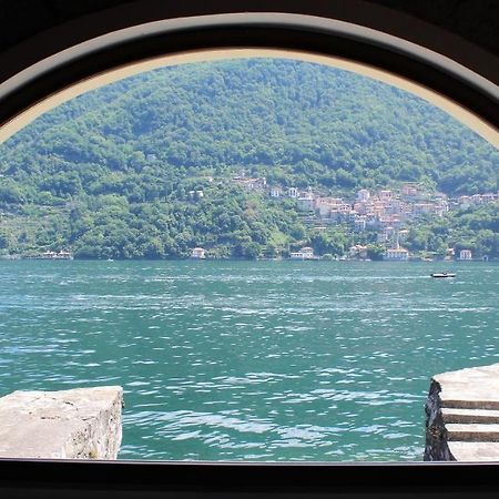 House On The Lake Shore Of Laglio Bagian luar foto
