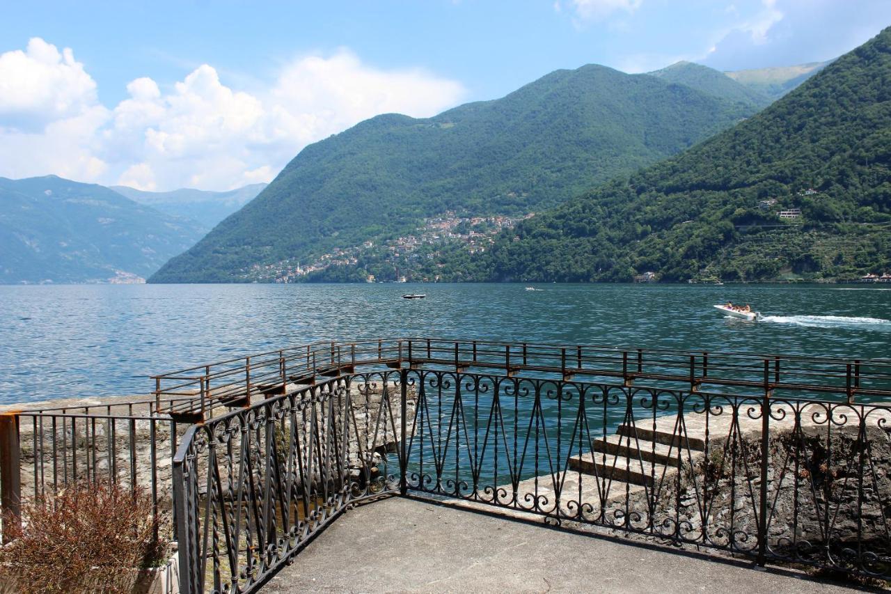 House On The Lake Shore Of Laglio Bagian luar foto